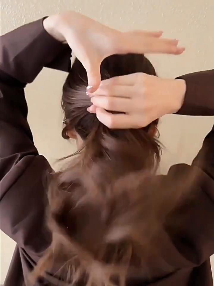 Pinces à cheveux torsadées en forme de S rétro, nouvelles pinces à cheveux en forme de requin creuses torsadées multicolores à la mode