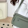 Kompaktní crossbody taška s více kapsami na zip pro muže a ženy
