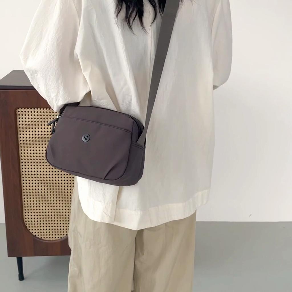 Commuter Shoulder Bag Women's Lightweight Multi-compartment Crossbody Bag