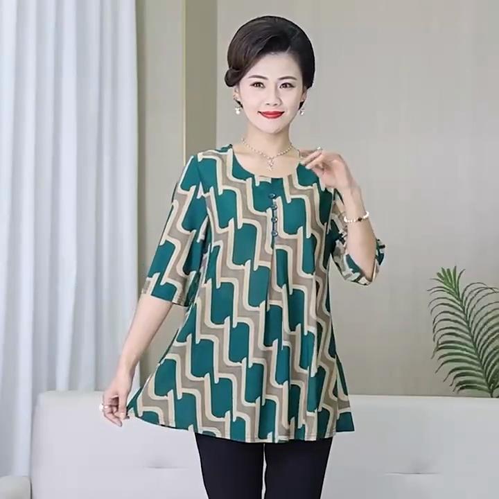 Add Fat and Wear to a Rich Lady's Bottoming Shirt Mid-sleeve Top and Small Shirt
