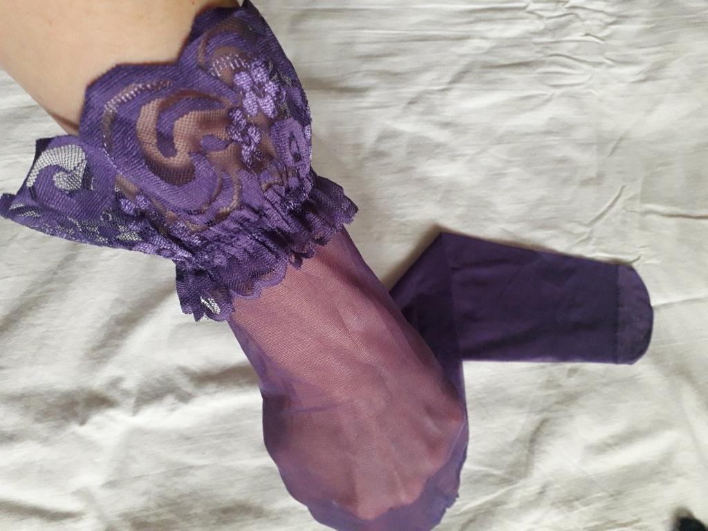 Әйелдің анус фотосуретіндегі саусақтар Гинекологиялық креслодағы секс фотосуреті