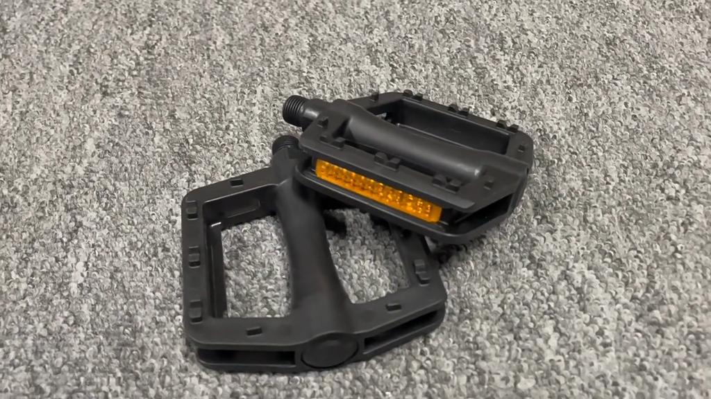 ENLEE Pédales de vélo Deadspeed, Pédales à roulement à billes en plastique, Pédales de vélo pliantes Équipement de cyclisme