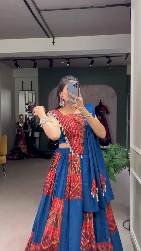 Add this phenomenal spirit of our navratri lehenga with printed design in your garba collection