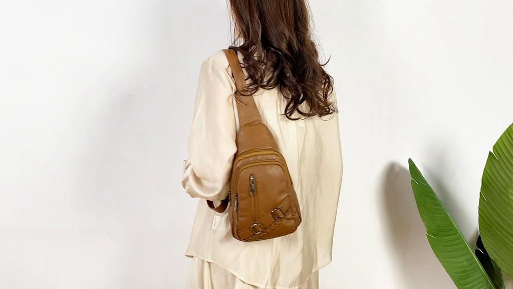 Chest Bag Women's Soft Leather Shoulder Bag Vintage Crossbody Bag