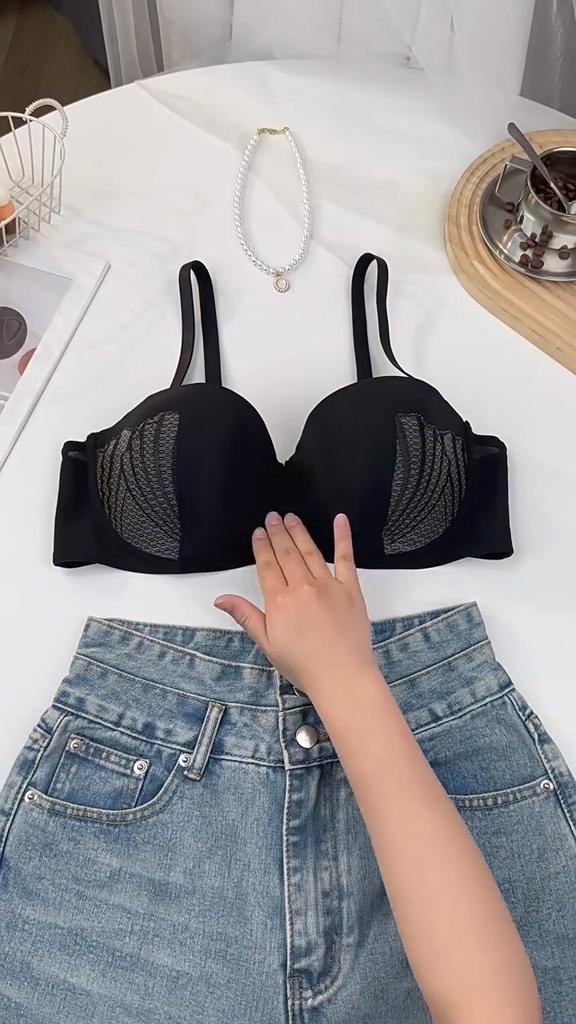 Push-up Plus Size Black Pure Desire Underwear Thin Straps Anti-sagging Seamless Bra for Round Breasts