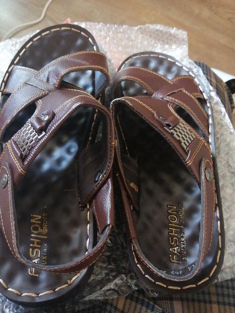 Cheap Men Sandals Genuine Leather Men Beach Shoes Brand Men Casual Shoes Men Slippers Sneakers