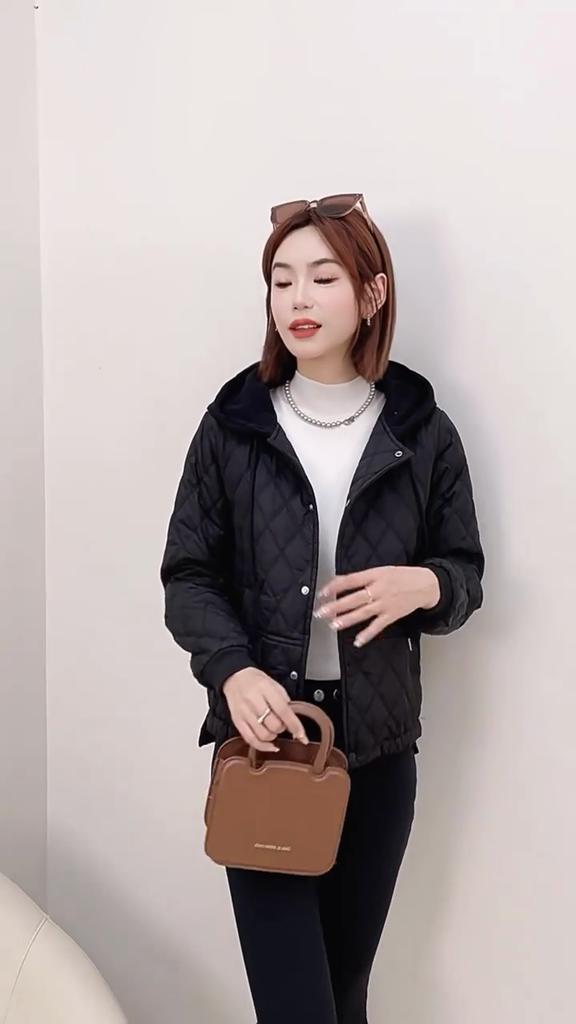 Women's Short Sleeved Autumn and Winter Jacket, Hooded Lightweight Warm Jacket, Simple Quilted Warm Hoodie, Casual  Autumn Outdoor Clothing