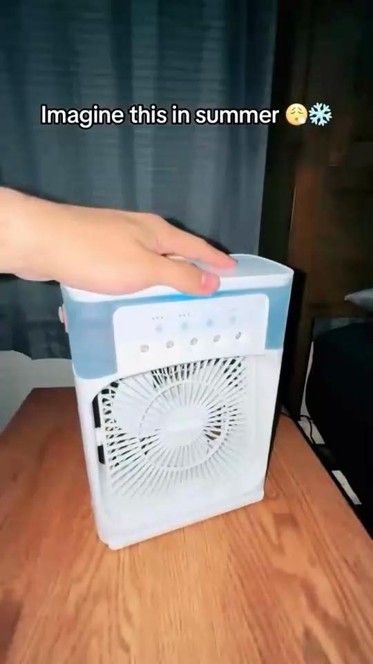 USB Portable 3-Speed 3-in-1 Desktop Cooling Fan 600ML Space Humidifier for Office Home Outdoor Use