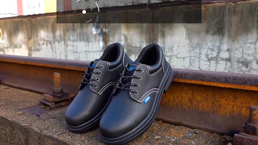 Fashion Men Work Safety Shoes Anti Smashing Waterproof Genuine Leather Welding Shoes Indestructible Nail Proof Boot