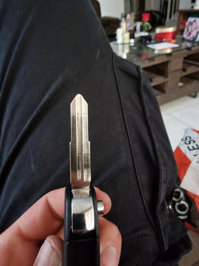 KUNIO Custodia per chiave auto, adatta per Mitsubishi ASX