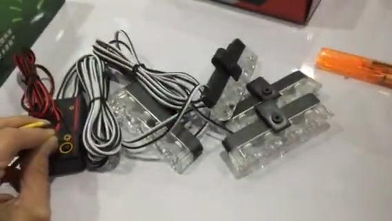 Modificação de carro controle remoto com fio 12V um a quatro vermelho e azul clipe de grade intermediária luz estroboscópica 12V, LED super brilhante e de alta potência
