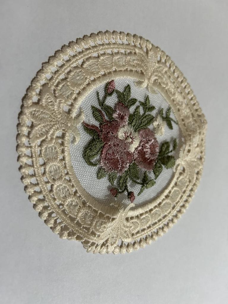 Centrino all'uncinetto ecrù, pizzo di cotone fatto a mano, decorazione per la tavola delle feste (15 pollici) - Italia