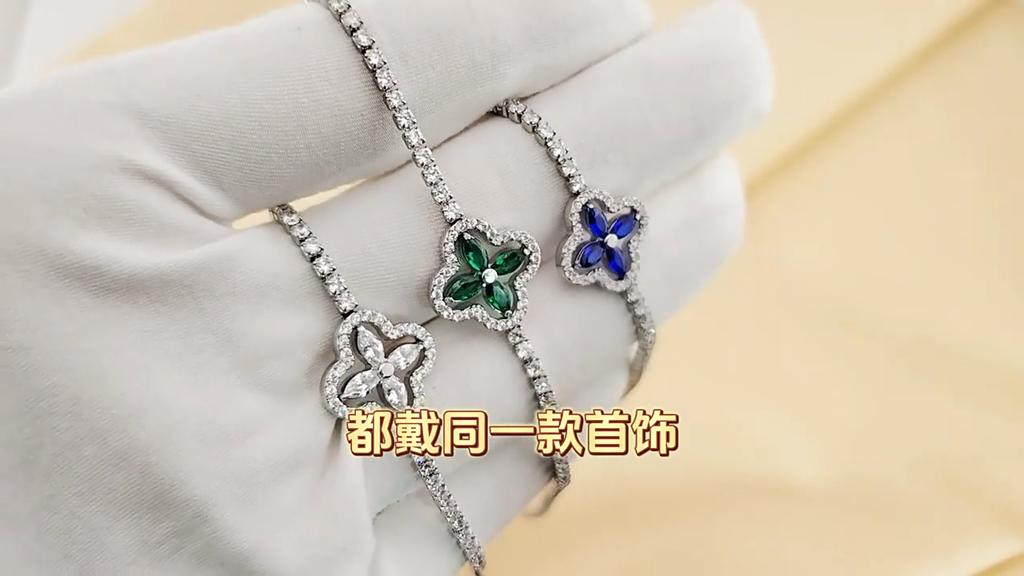 Titanium Steel Lucky Four-leaf Clover Necklace Zircon Exquisite Four-leaf Clover Bracelet and Ring Jewelry Set