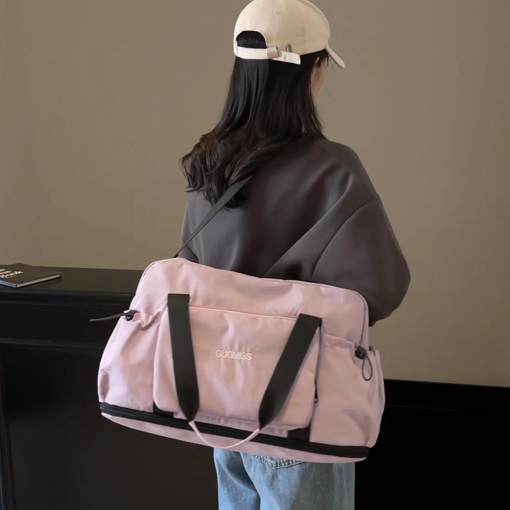 Große Kapazität Reise-Duffelbag mit Reißverschlusstasche vorne Mehrere Fächer Lässige Weekender-Tasche