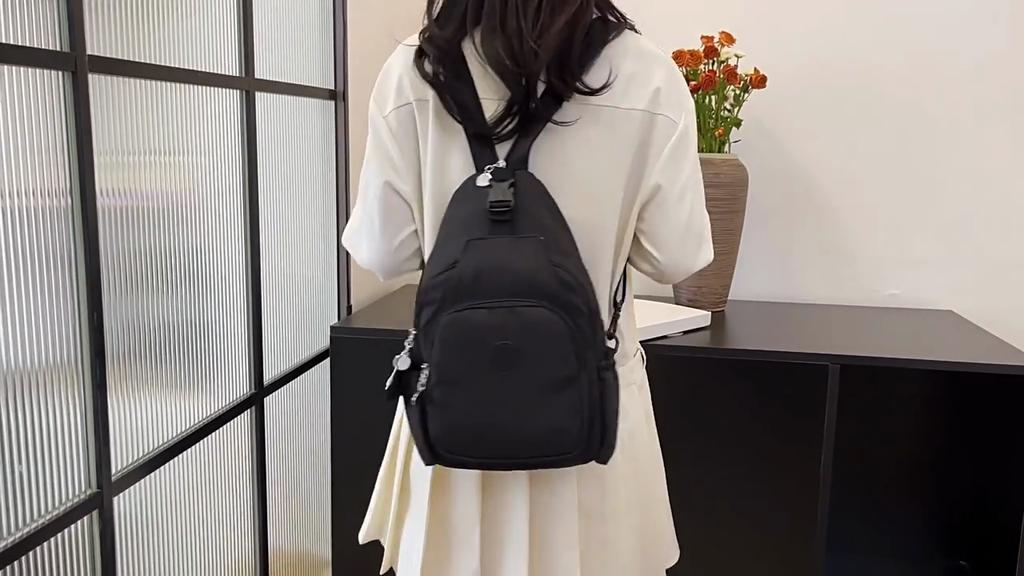 Lightweight Three-purpose Messenger Bag, Simple New Fashion Backpack, Female Harajuku Leisure Trend Student Large-capacity Backpack