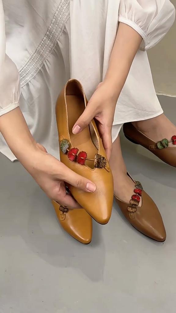Johnature Flower Retro Pointed Toe Shallow Flat Shoes Ethnic Style Genuine Leather Women's Shoes