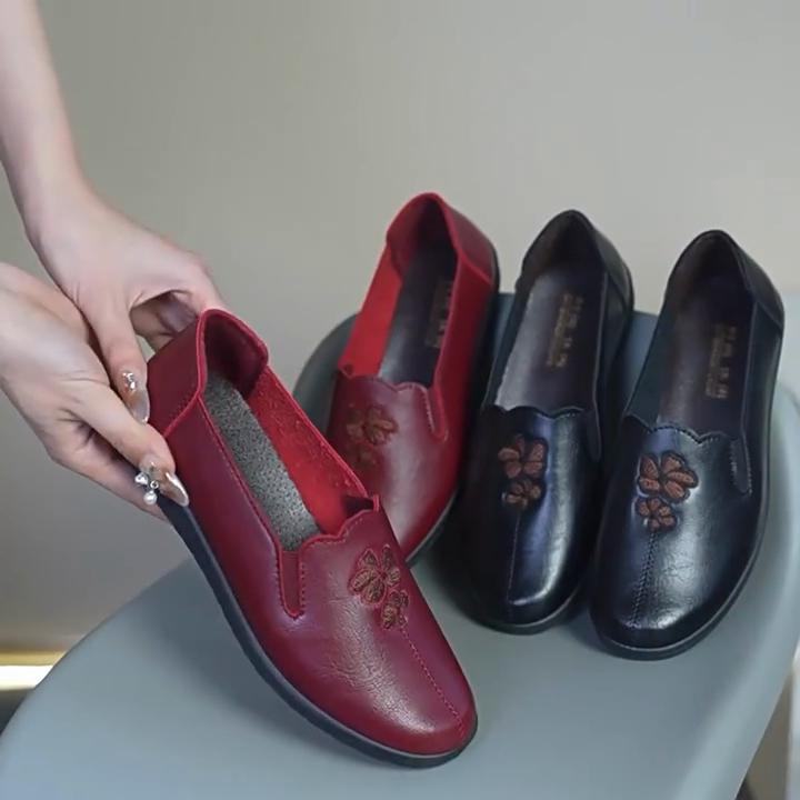 Middle-aged and Elderly Women's Simple Fashion Spring and Autumn Embroidered Soft Sole Loafers Mom's Comfortable Flat Non-slip Slip On Shoes