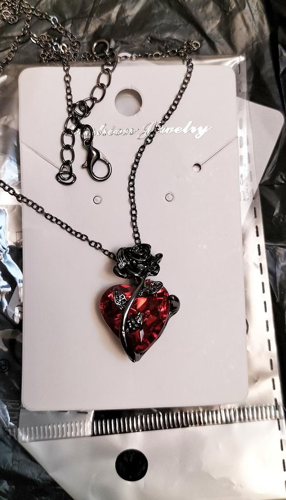 Collana gotica a forma di cuore con ciondoli a forma di cuore e AMORE, Sii il mio Valentino, regalo di San Valentino, regalo Luvr, donne, adolescenti, ragazze * realizzata con amore