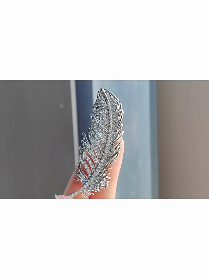 Temperament Shiny Crystal Feather Brooch Female Atmosphere Exquisite Corsage Simple Fashion Pin Retro Suit With Jewelry