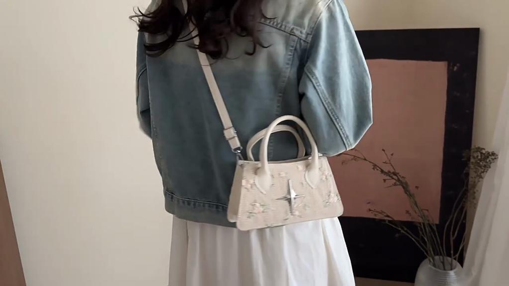 Fashion Womens Woven Pu Small Shoulder Bag With Zipper Closure For Daily Use