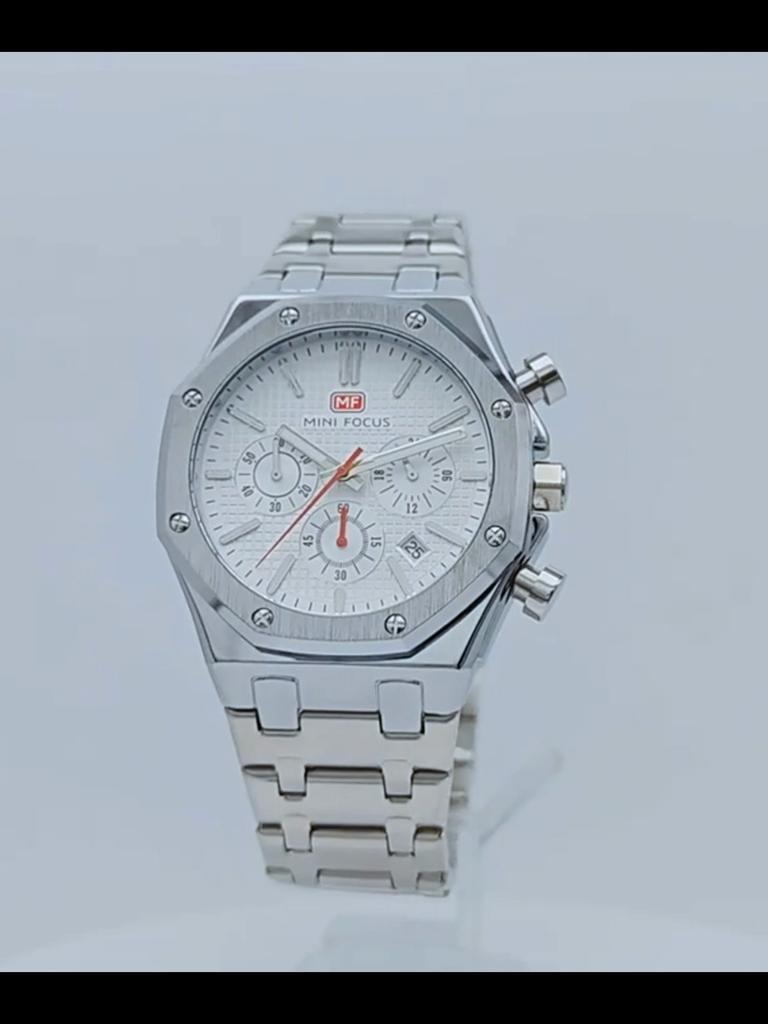 Fashion Business Quartz Watch for Men Multifunctional Dial Calendar Stainless Steel Strap Waterproof Mens Watches