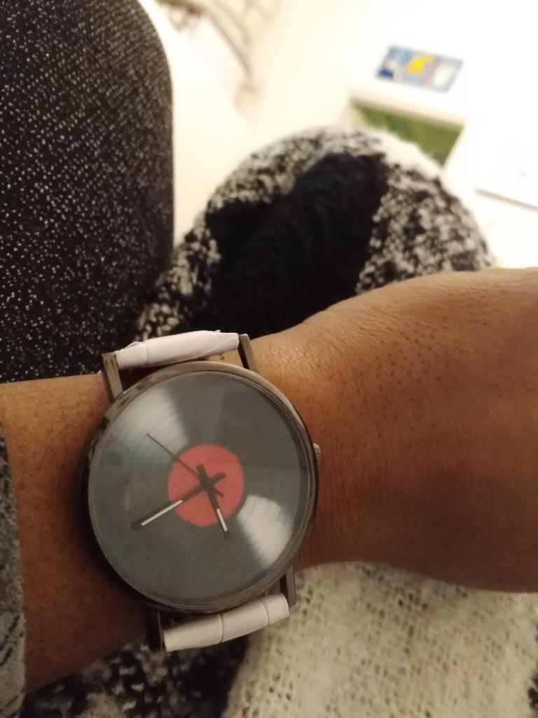 Orologio da polso da polso in vinile retrò da uomo analogico al quarzo da  polso regalo acquista in modo economico — spedizione gratuita, recensioni  reali con foto — Joom