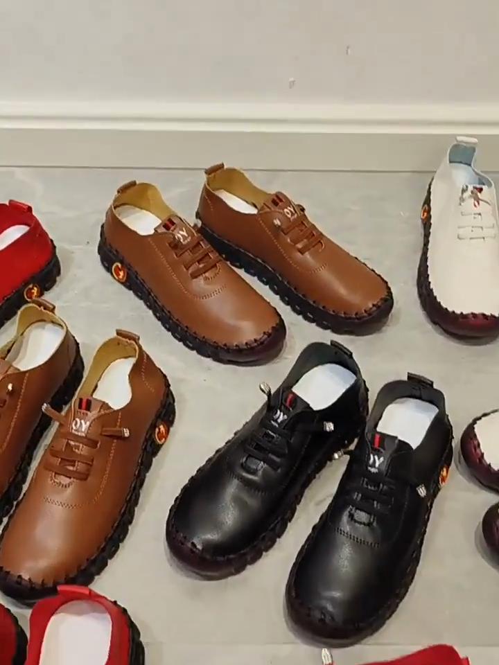 Handmade Women's Casual Sports Shoes, Lightweight and Suitable for All Seasons with Solid Color Lace Up Shoes, Round Toe and Comfortable PU Sole