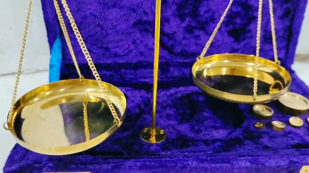 Brass Apothecary Balance Scale with Velvet Box: Vintage Style Decor