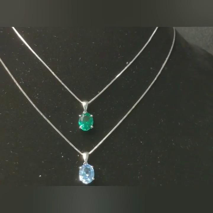 Umcho Halsketten mit grünem Verlobungsanhänger im Ovalschliff für Frauen, Halo-Geburtsstein für Mai, zierlicher Anhänger für die Brauthochzeit