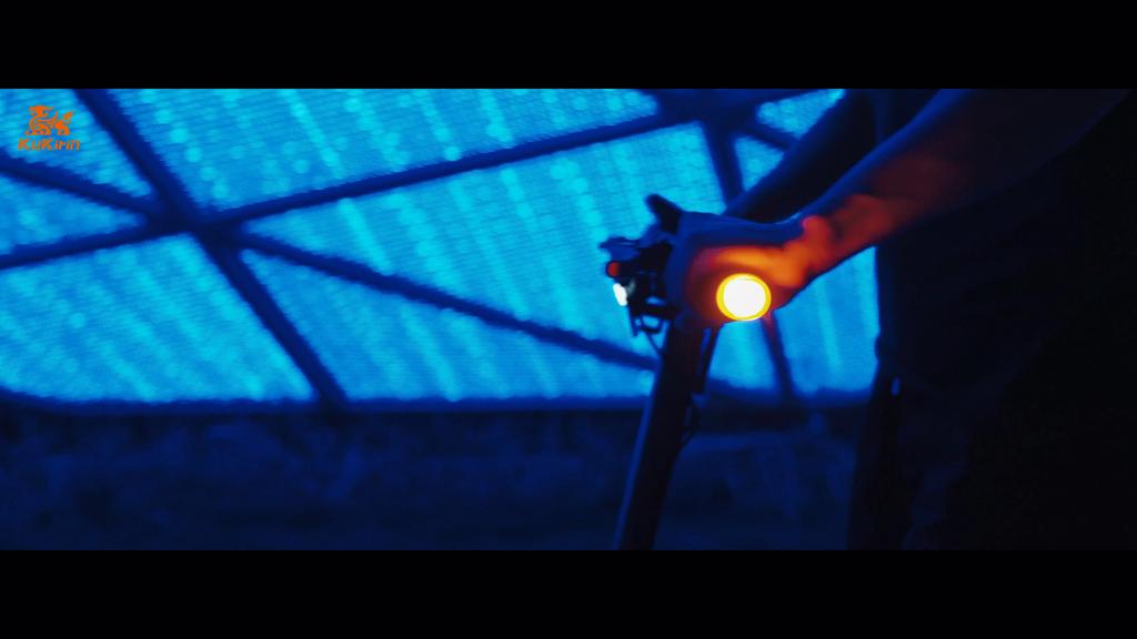 KuKirin A1 Foldable Electric Scooter, 800W Motor with 1000W Peak Power, 45km Range, Dual 140mm Disc Brakes, IPX4 Waterproof, LED Screen