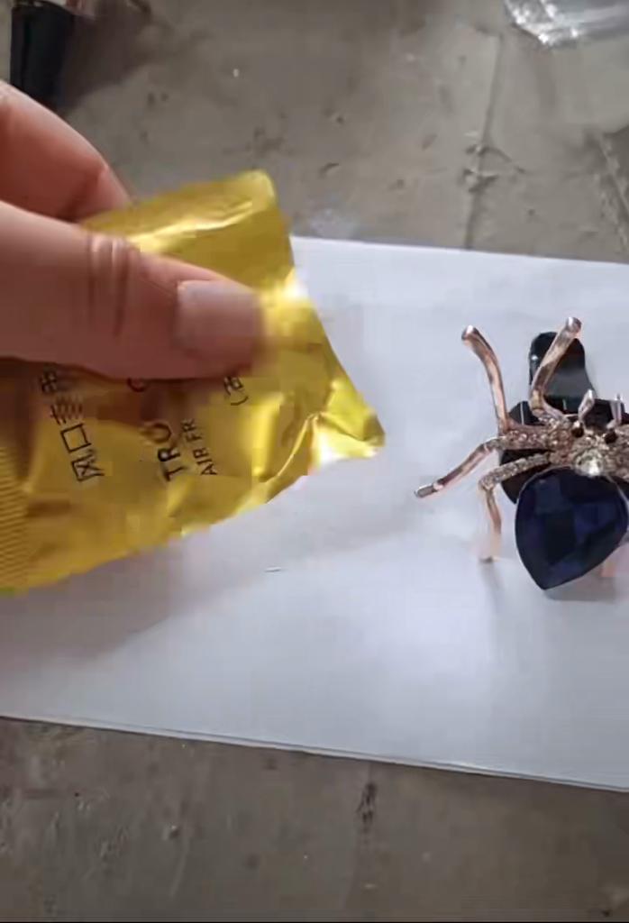Clipe de aromaterapia para ar condicionado de carro, formato de aranha, difusor de fragrância para carro, ambientador