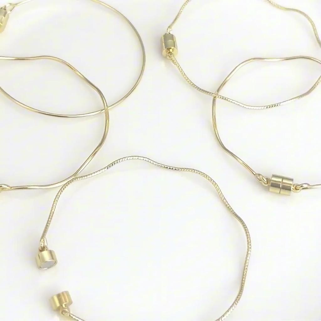 Copper Round Wire Batch Flower Magnet Bracelet (Hanging Plating)