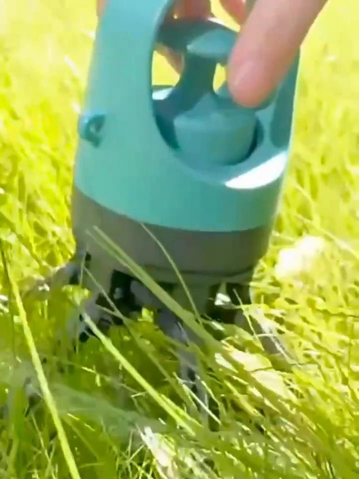 Portable Dog Pooper Scooper Outdoor Pet Waste Pick-up Cleaner Built-in Garbage Bag Handheld Pet Poop Grabber No Touch Design