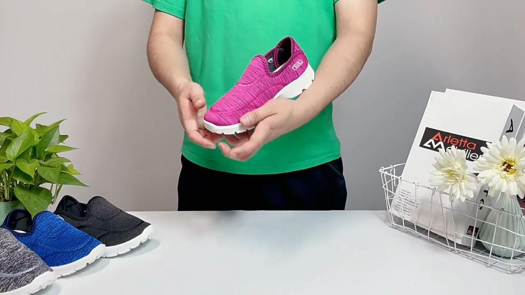 New Women's light Shoes Soft soled Breathable Sneakers Casual middle elderly shoe Couple's Anti slip comfort shoes