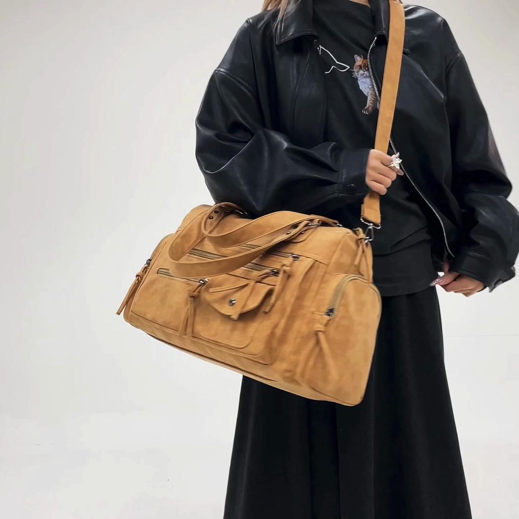 Stilvolle Wildleder Reisetasche Damen Mehrzweck-Tragetasche mit verstellbarem Schultergurt und Modischem Design