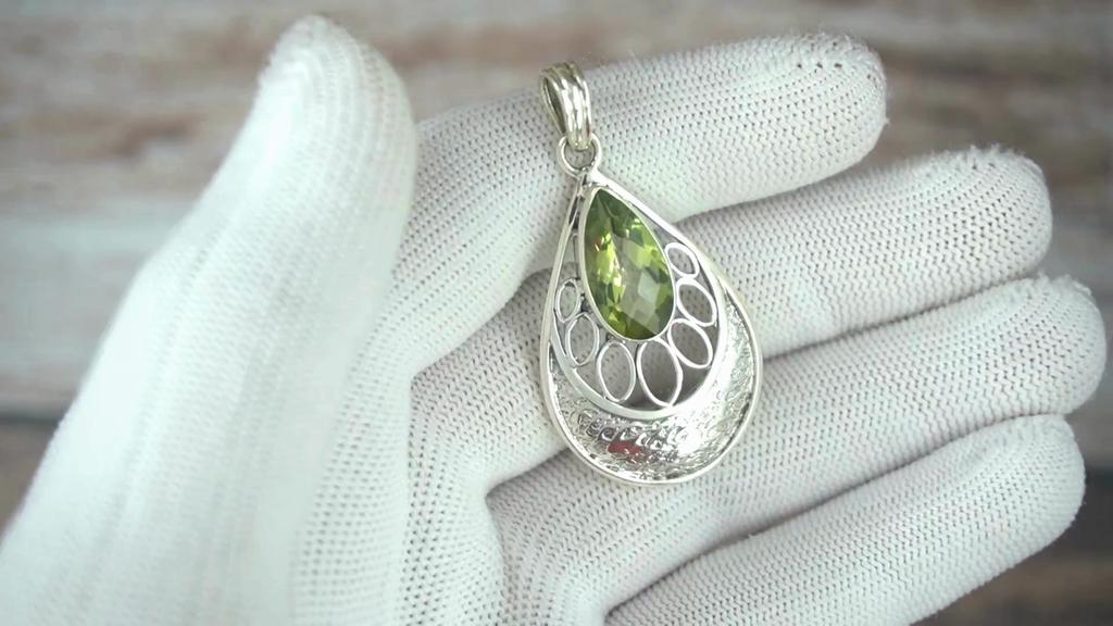 Green quartz pendant, 92.5% silver pendant for her, Pear shape pendant, green stone pendant