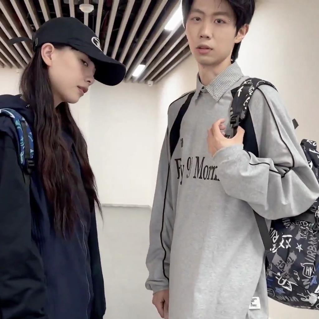Graffiti Print Men Large Capacity Backpack Women Lightweight Schoolbag Nylon Student Backpack with Coin Purse
