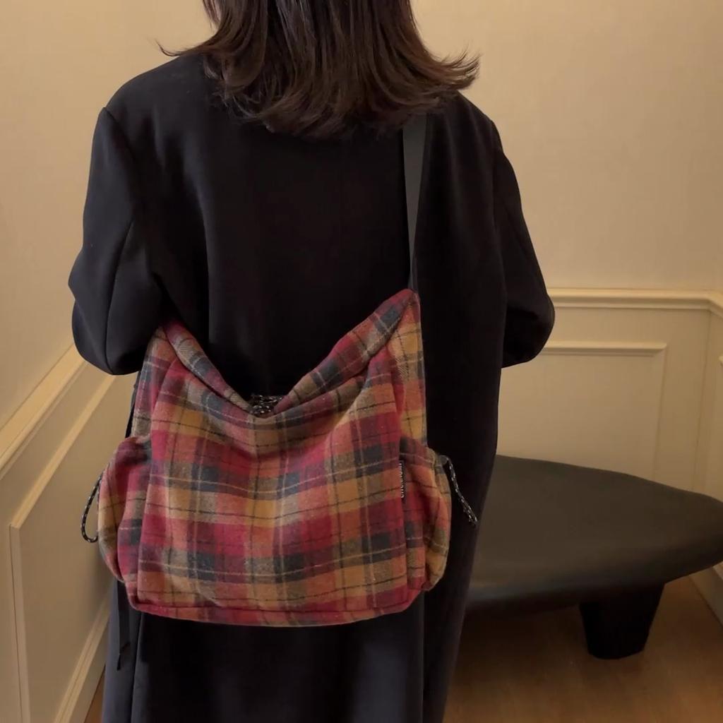 Vintage Tote Bag Women's Contrast Color Woolen Large Capacity Shoulder Bag Plaid Crossbody Bag