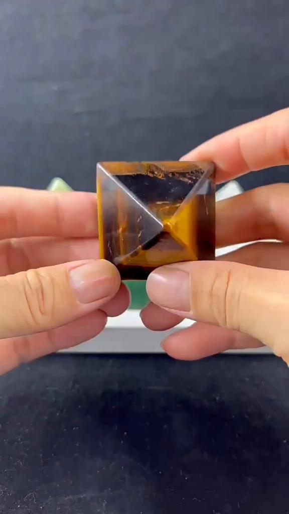 Dekorace pyramidy Přírodní kámen Ametyst Tygří oko Čiré křemenné korálky Pyramida Energie Bytový dekor Malá ozdoba Příslušenství ke šperkům