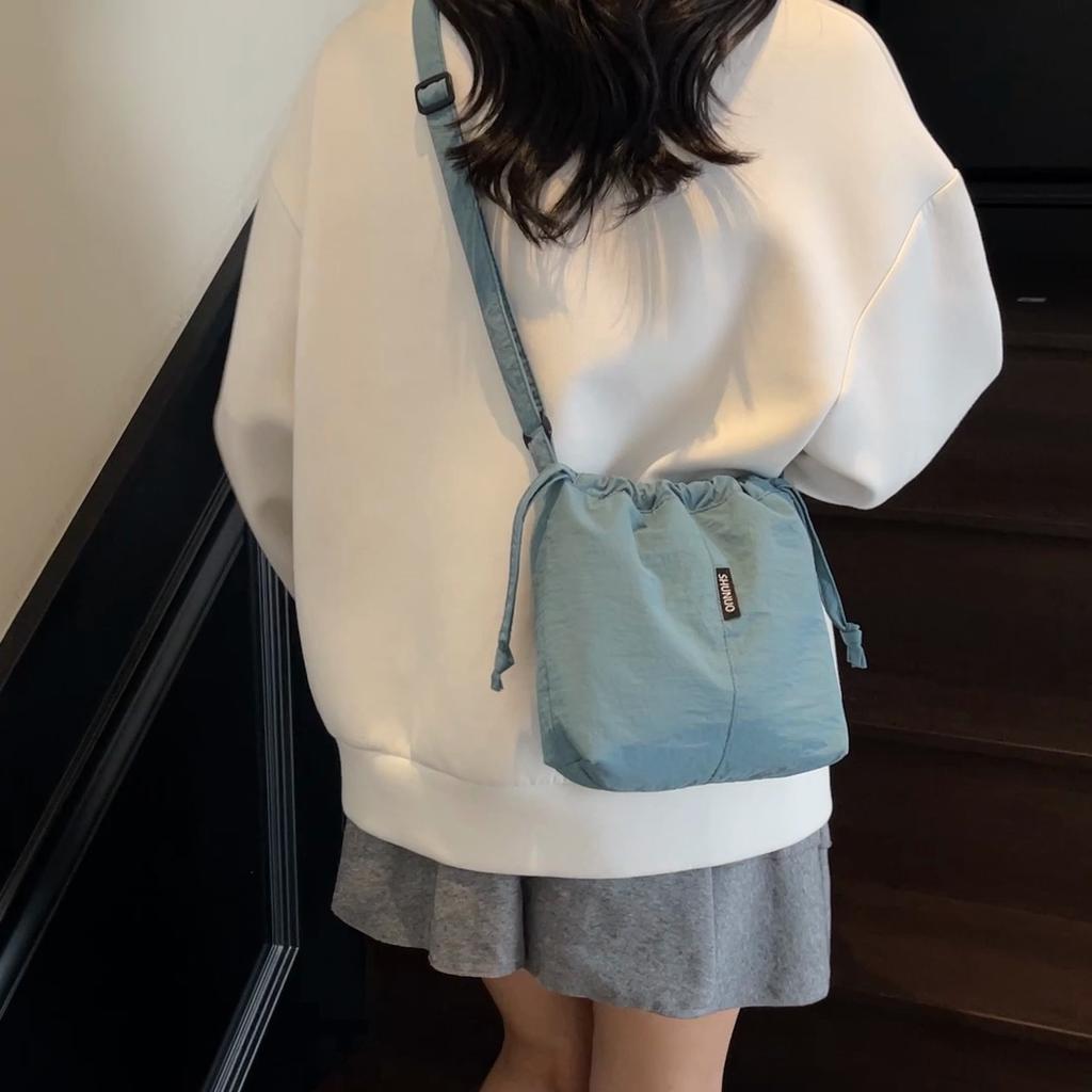 Large Capacity Drawstring Shoulder Bag Women's Lightweight Tote Bag Commuter Crossbody Bag