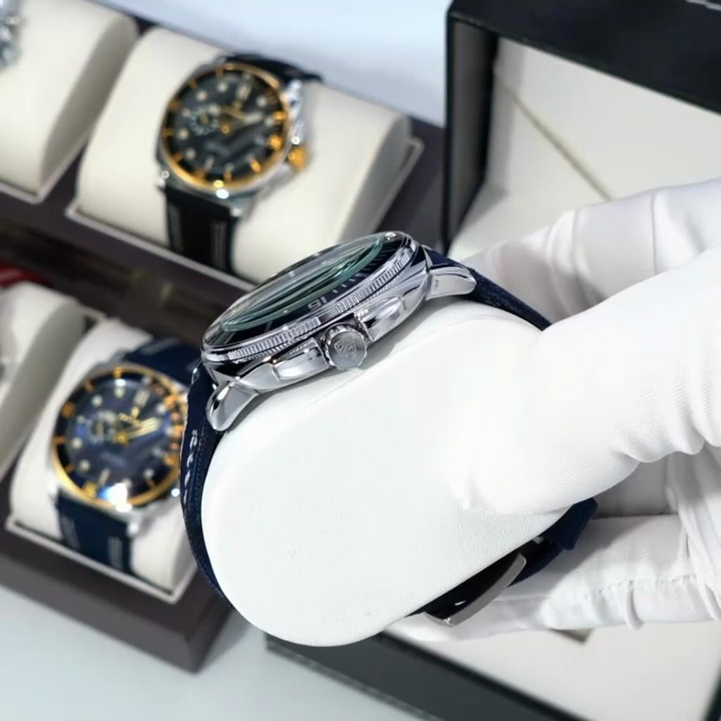 Luxury Trendy Man Wristwatch Square Dial Waterproof Luminous Date Week Men Watch Simple Business Quartz Leather Men's Watches Reloj