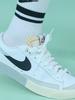 Nike Sportliche Skateboard-Schuhe für Herren, Retro BLAZER LOW Sneaker, DZ2544-100