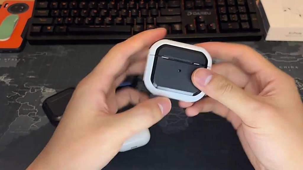 Nárazuvzdorné pouzdro pro Apple AirPods Pro 2 1 Měkký silikon s kovovým háčkem Kryt na sluchátka Bluetooth pro AirPods 4 3 2 1