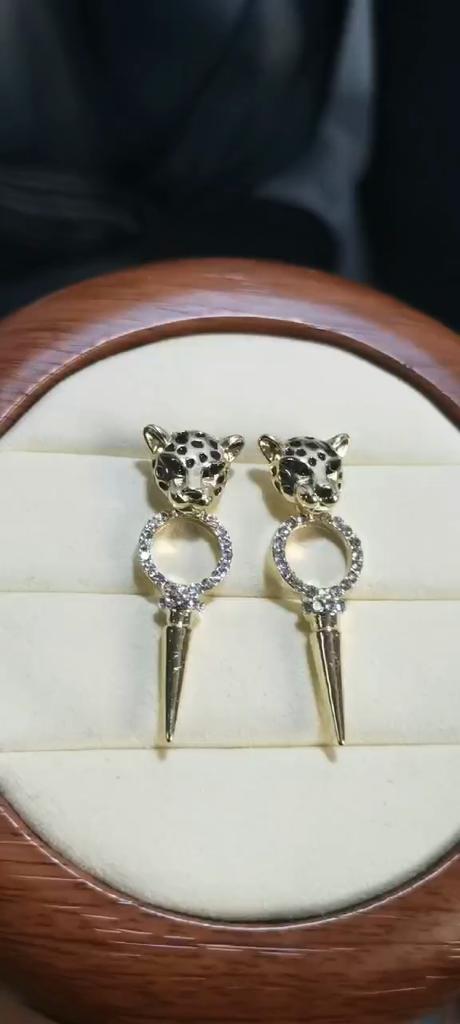 Personalized European and American leopard head conical pendant earrings, new temperament women's fashion earrings, fashionable and versatile earrings