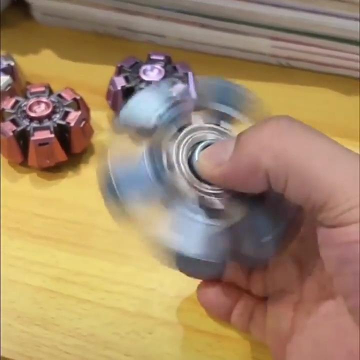 Spinner Explosive Mechanical Explosive Fingertip Gyro Toy Decompression Deformation Finger Gyro