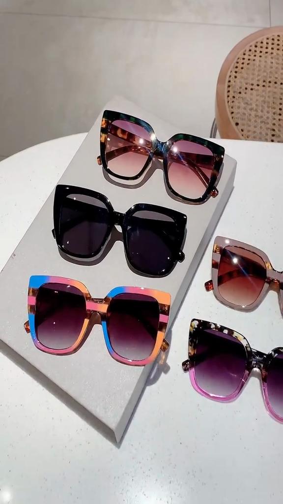 New Ins Popular Square Sunglasses Women Men Brand Designer Vintage Oversized Gradient Sun Glasses for Women Outdoor Shades