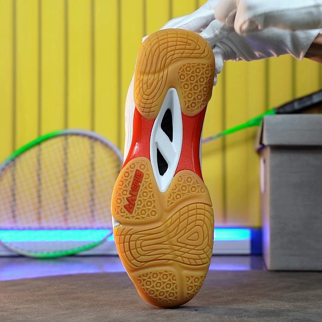 Men's Mesh Breathable Ultra -lightweight Badminton Shoes Outdoor Fitness Tennis Shoes Golf Men's Table Tennis Shoes