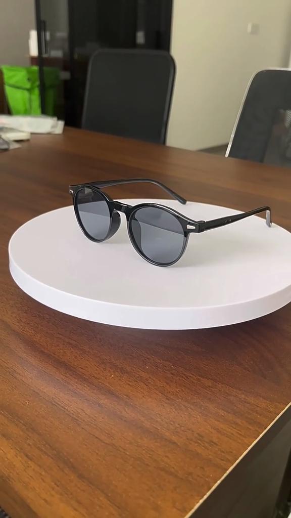 Fashion Sunglasses European and American Rivet Round Frame Korean Version Glasses Retro Square Sunglasses UV Protection