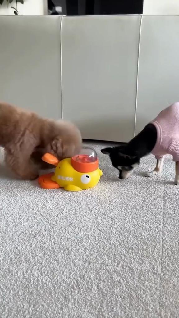 Yellow Duck-Shaped Interactive Dog Treat Dispenser Training Dog Toy Puzzle Slow Feeder Dog Entertainment Toy Interactive Feeder for Dogs and Cats