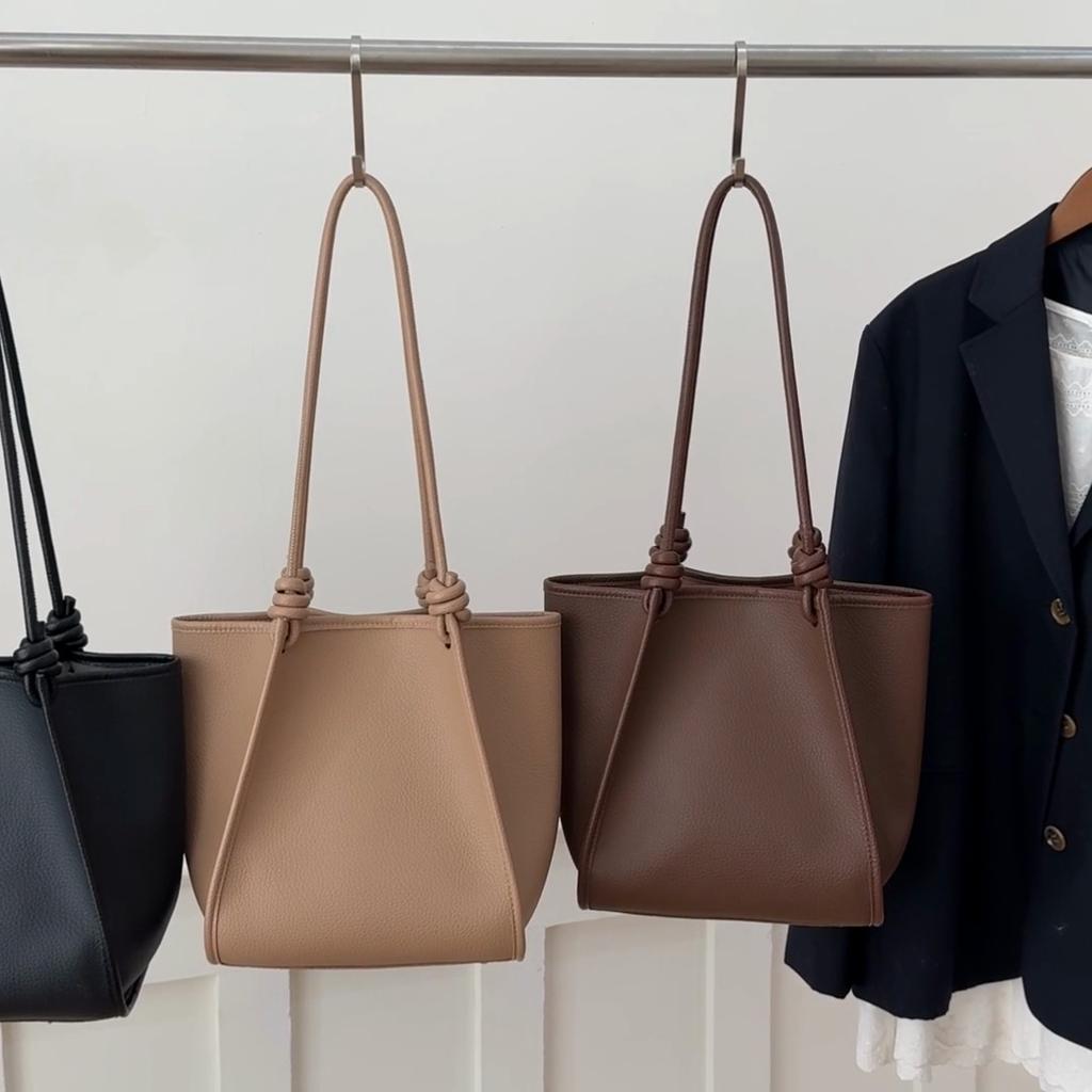 Women’s Minimalist Knot Handle Tote Bag for Daily Casual Use with Textured Leather Look and Structured Geometric Design